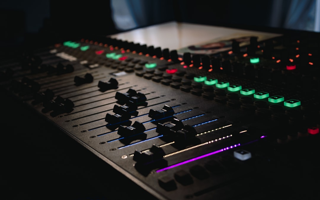 Focusrite Scarlett 2i2 4th Gen レビュー|初心者におすすめな理由を徹底解説