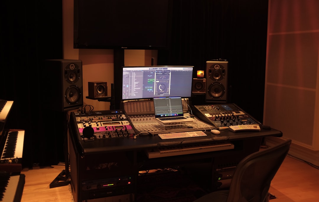Focusrite Scarlett Solo 4th Gen レビュー|初心者におすすめな理由と競合比較