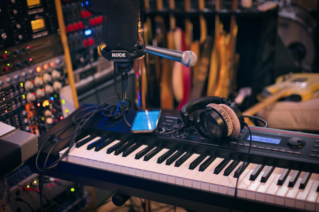 Native Instruments Komplete 評判・コスパを徹底比較｜初心者が買うべきエディションは？