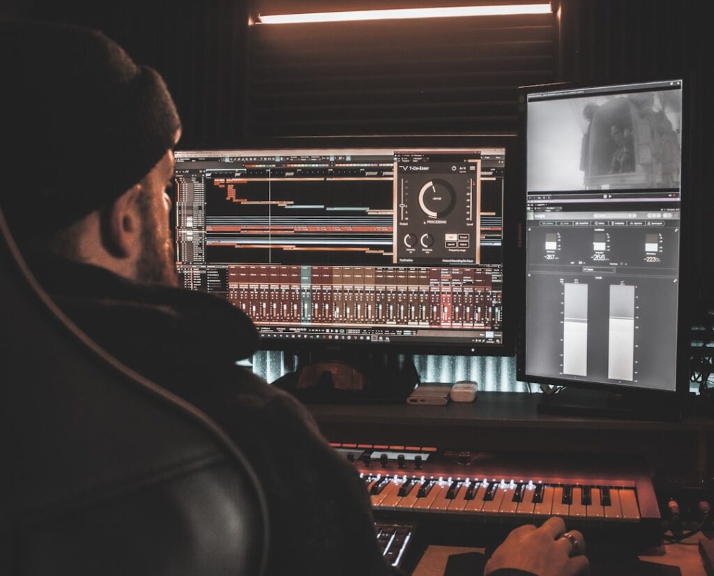 iZotope Ozone 12 vs Neutron 4比較！初心者はどちらを先に買うべき？
